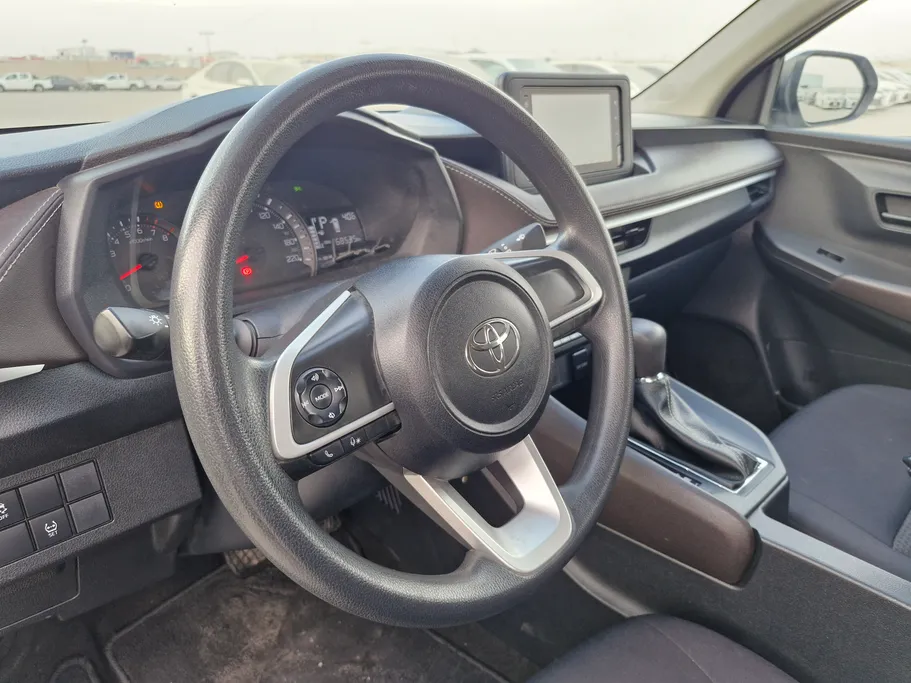 تويوتا يارس Y 2024 