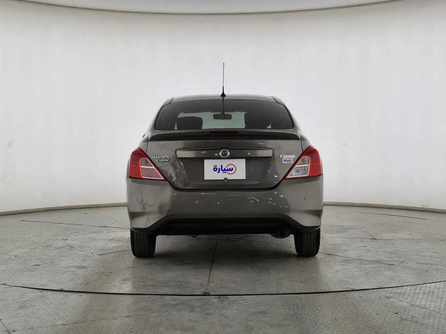 2022 Nissan Sunny Classic 