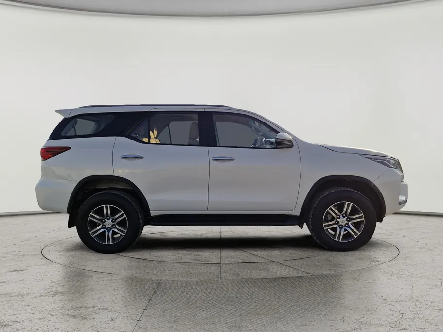 2022 Toyota Fortuner VX 