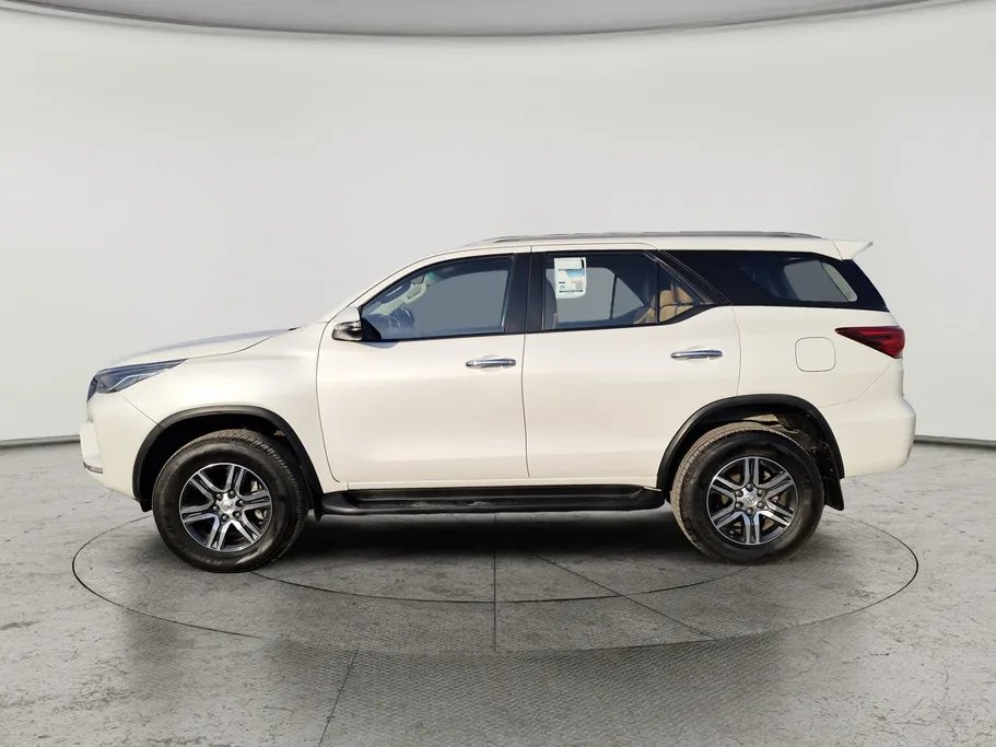 2022 Toyota Fortuner VX 