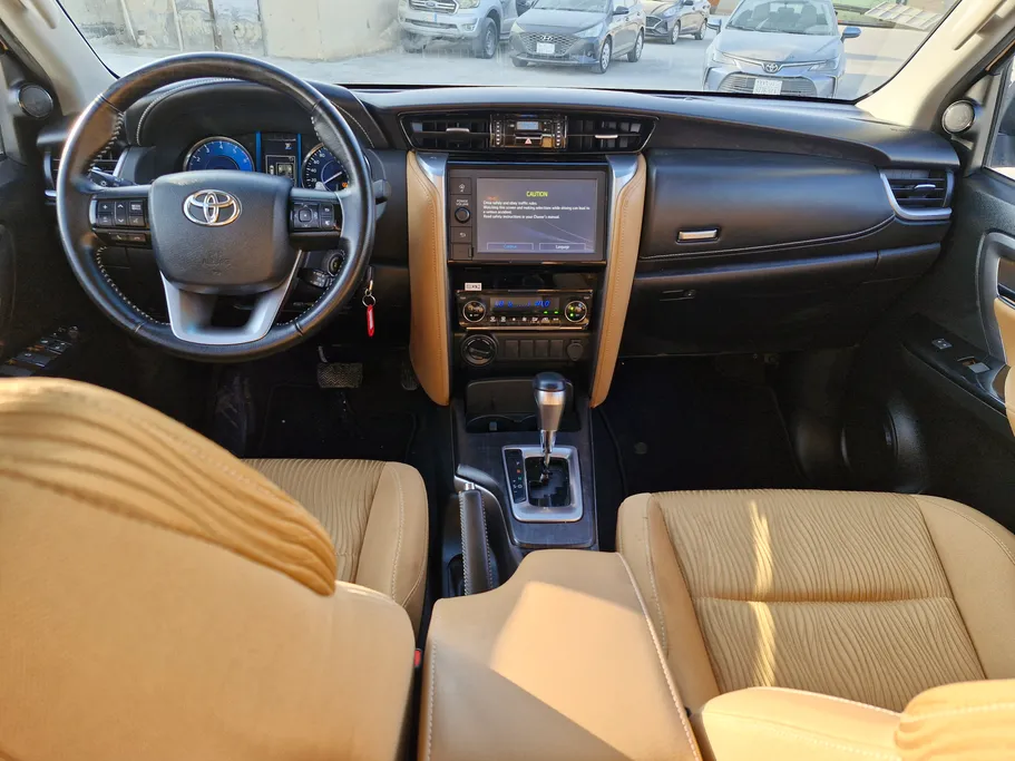 2022 Toyota Fortuner VX 