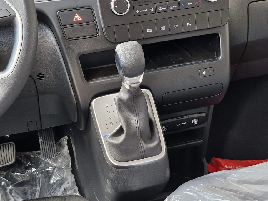 2026 Hyundai Staria Smart 9 ST 