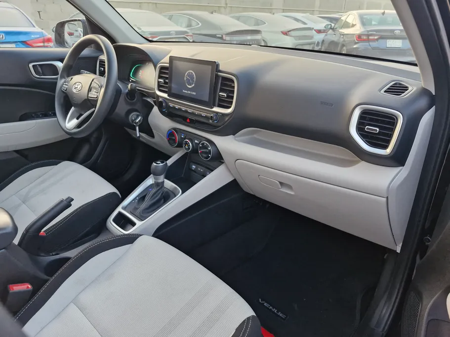 2024 Hyundai Venue Smart 