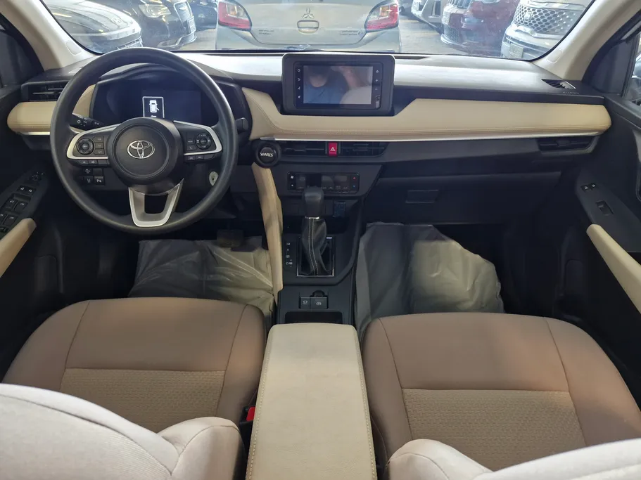 2024 Toyota Yaris  Y Plus 