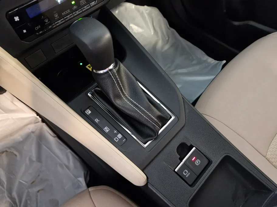 2024 Toyota Yaris  Y Plus 