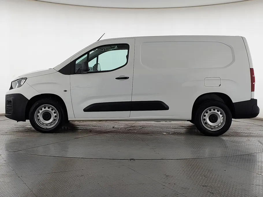 2022 Peugeot Partner Long van 