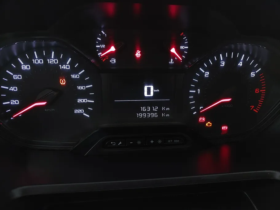 2022 Peugeot Partner Long van 