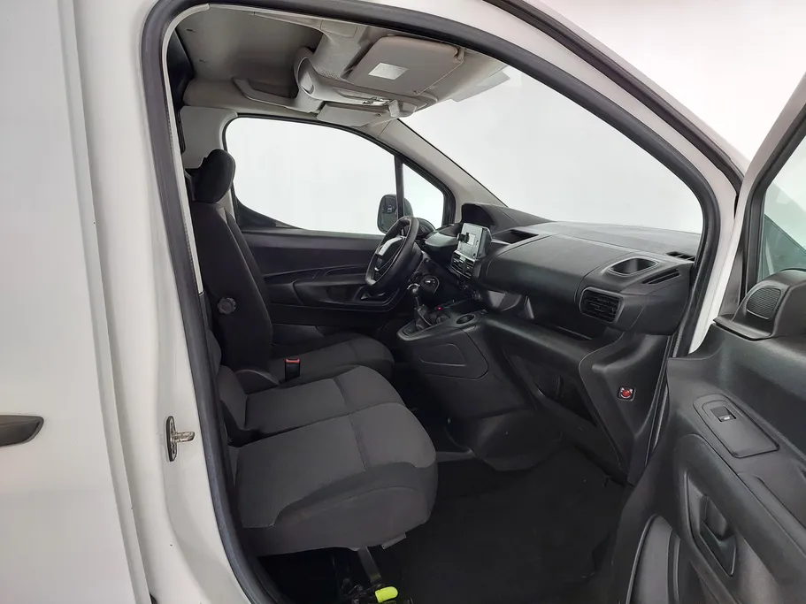 2022 Peugeot Partner Long van 