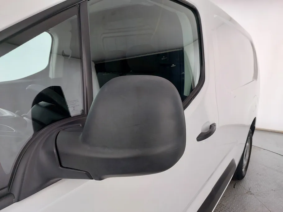 2022 Peugeot Partner Long van 