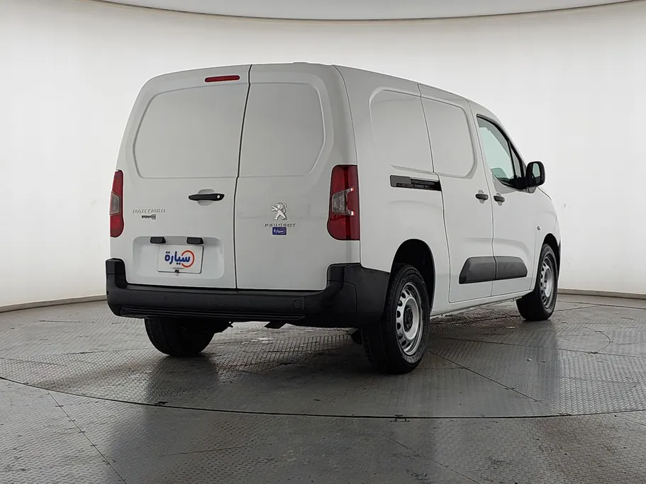 2022 Peugeot Partner Long van 