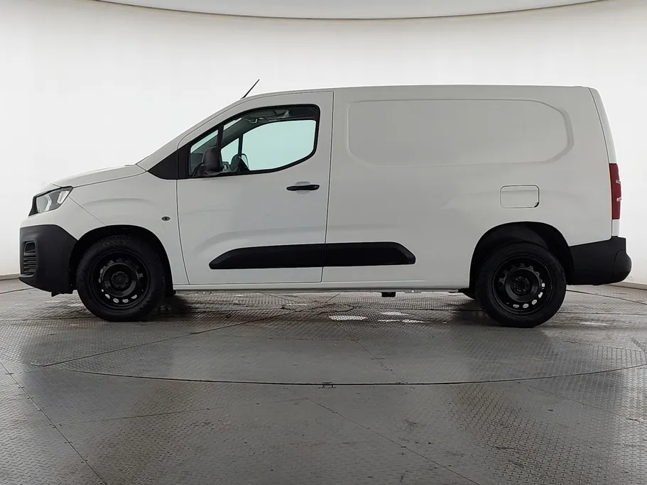 2022 Peugeot Partner Long van 