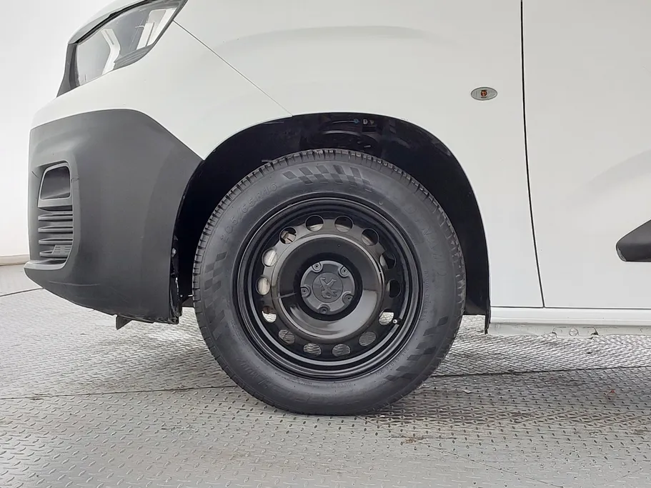 2022 Peugeot Partner Long van 