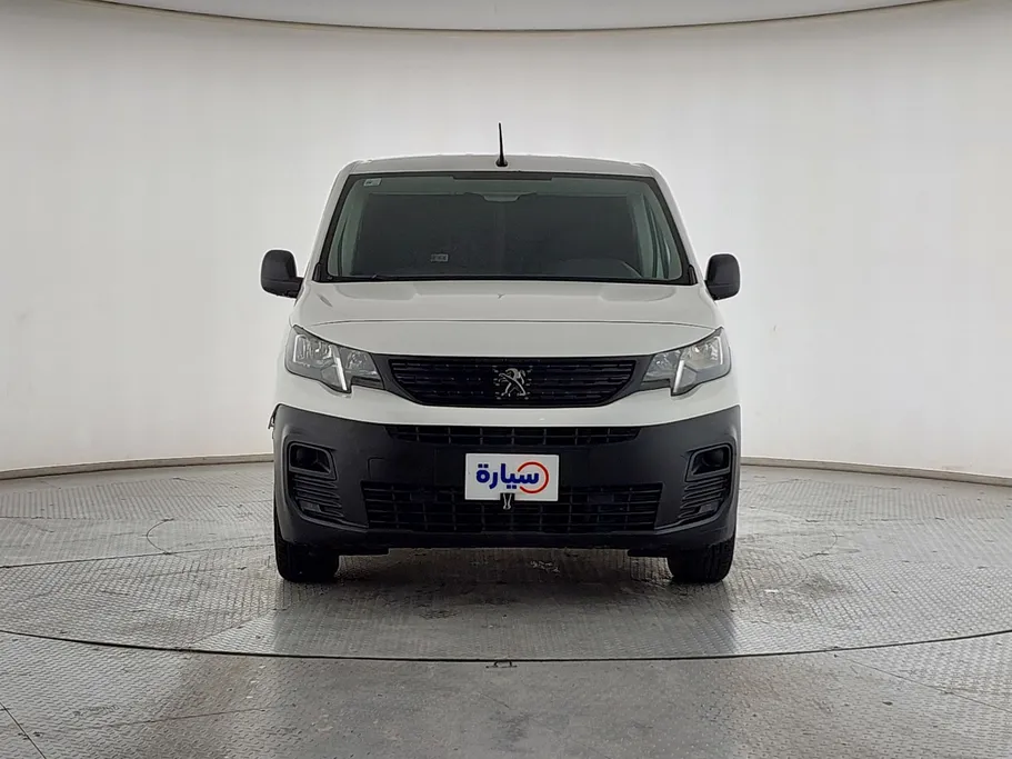 2022 Peugeot Partner Long van 