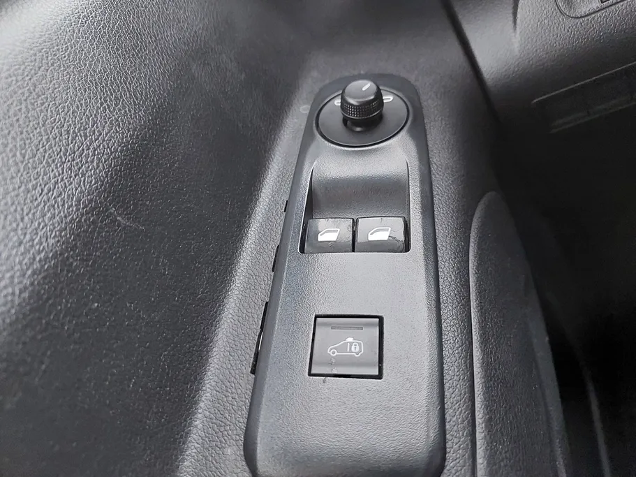 2022 Peugeot Partner Long van 