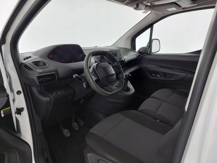 2022 Peugeot Partner Long van 