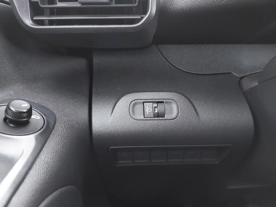 2022 Peugeot Partner Long van 