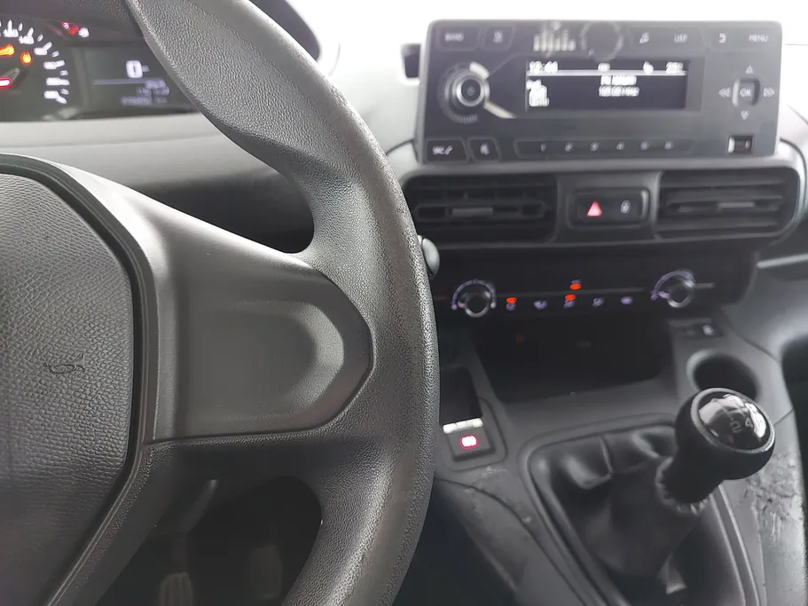 2022 Peugeot Partner Long van 