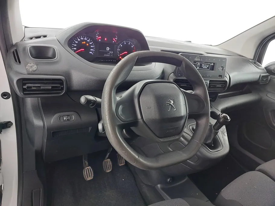 2022 Peugeot Partner Long van 