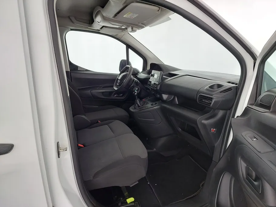 2022 Peugeot Partner Long van 