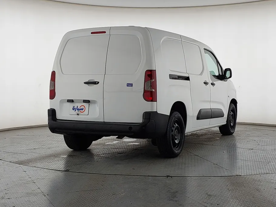 2022 Peugeot Partner Long van 