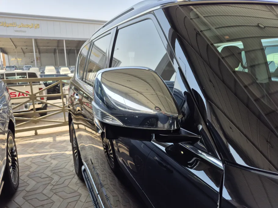 2023 Nissan Patrol Platinum 