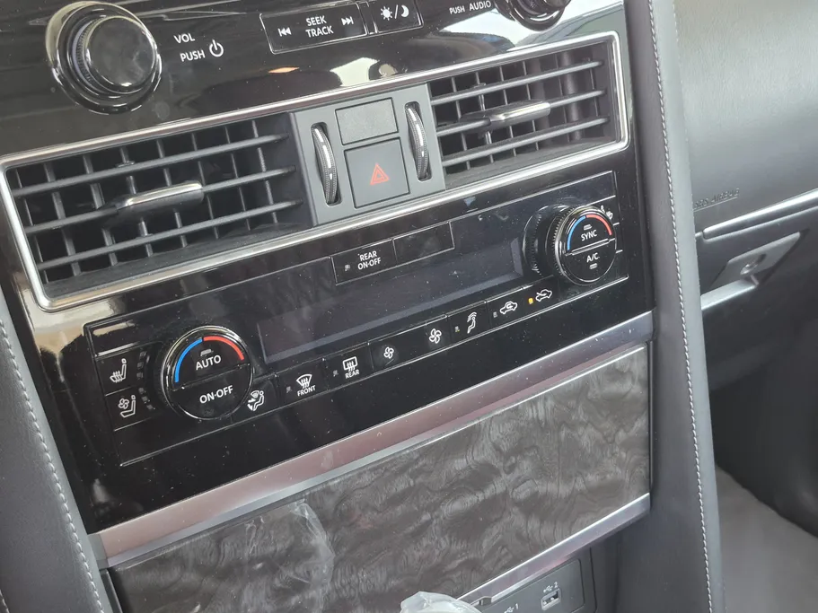 2023 Nissan Patrol Platinum 