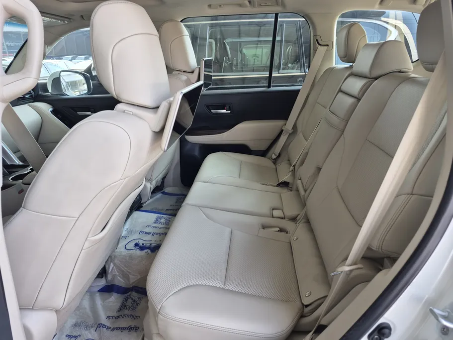 تويوتا لاندكروزر GXR4 2024 