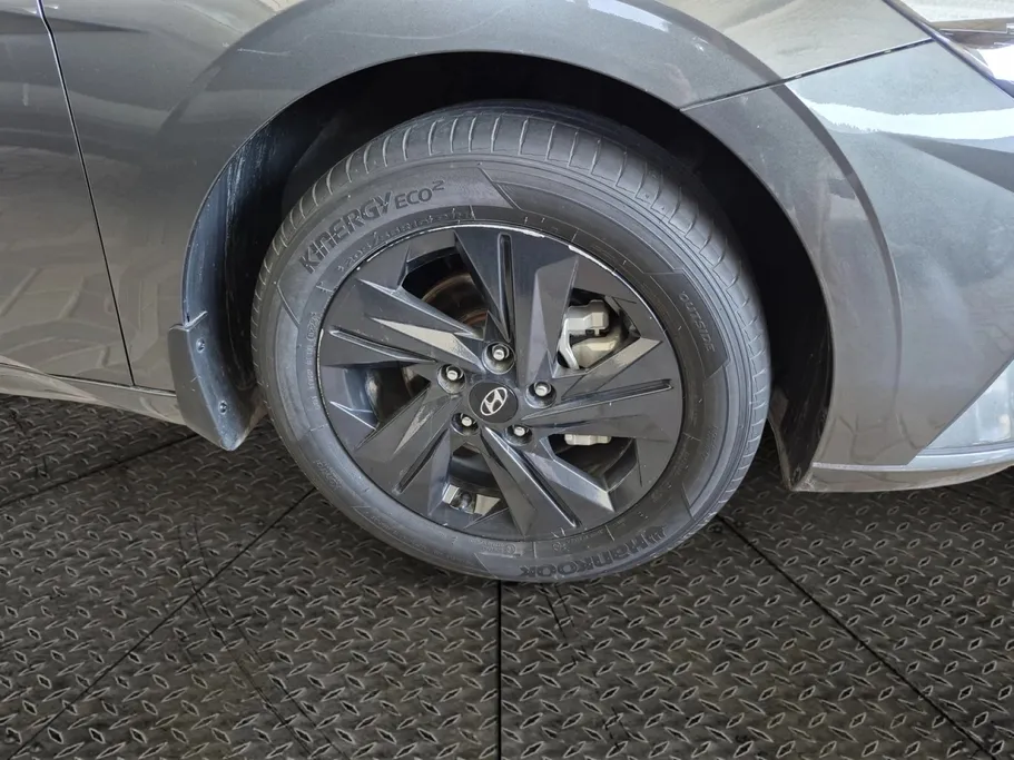 2023 Hyundai Elantra Smart 