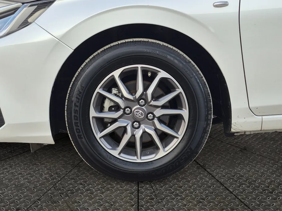 2024 Toyota Yaris  Y 