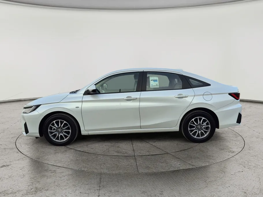 2024 Toyota Yaris  Y 