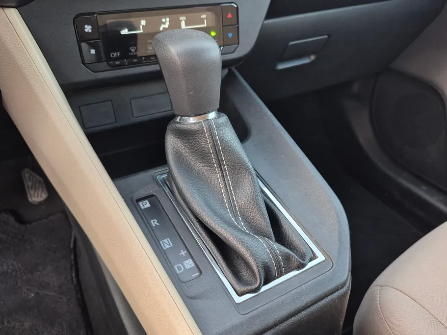 2024 Toyota Yaris  Y 