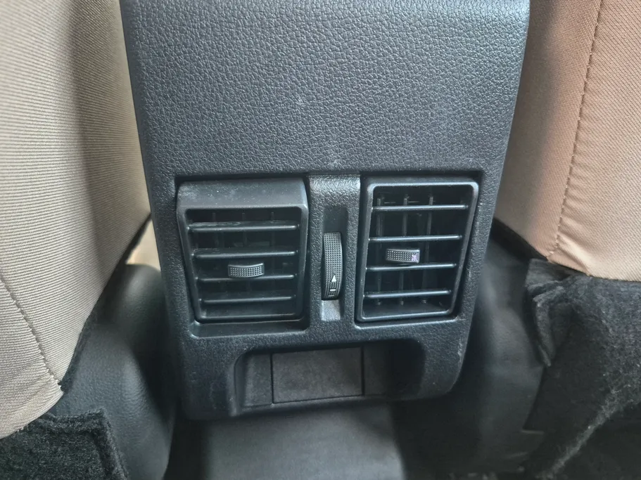 2024 Toyota Yaris  Y 