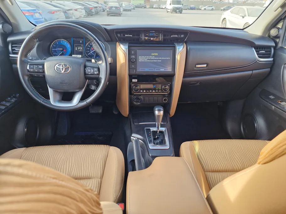 2022 Toyota Fortuner VX 