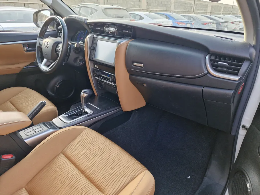 2022 Toyota Fortuner VX 