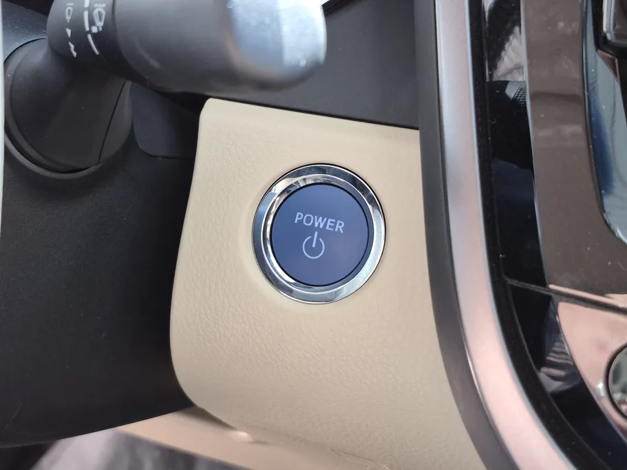 تويوتا كامري LE HEV 2024 