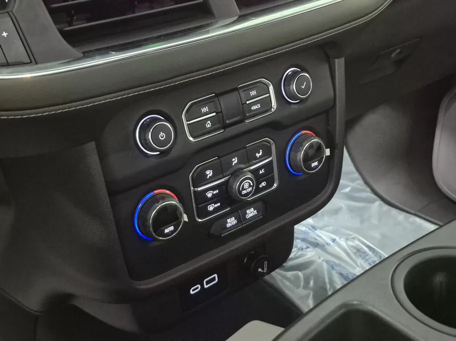 2023 Chevrolet Suburban LS 