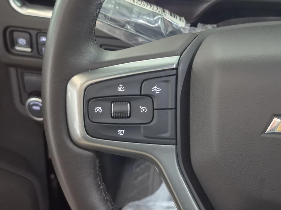 2023 Chevrolet Suburban LS 