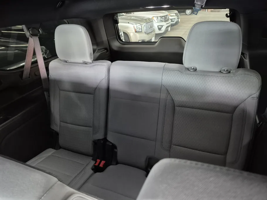 2023 Chevrolet Suburban LS 