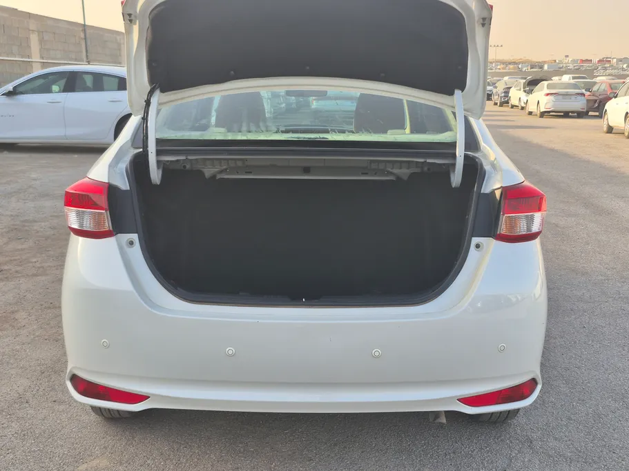 2019 Toyota Yaris  Y 