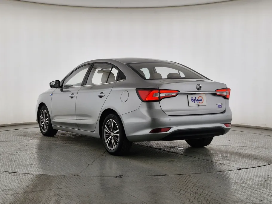 ام جي 5 LUX 2023 