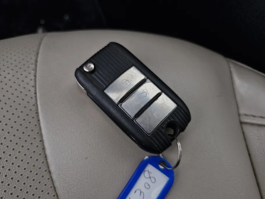 ام جي 5 LUX 2023 