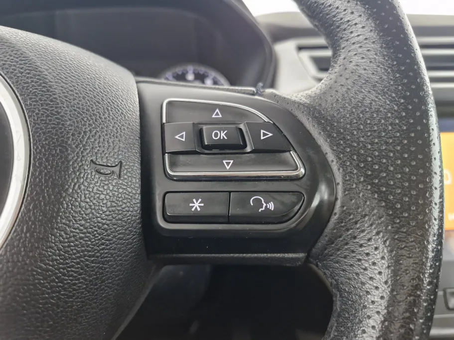 ام جي 5 LUX 2023 