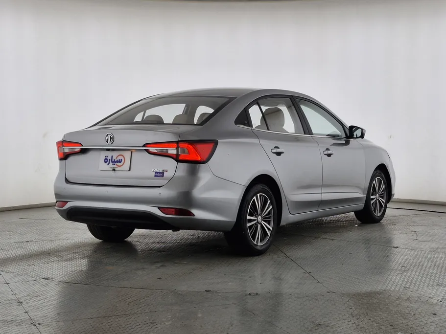 ام جي 5 LUX 2023 