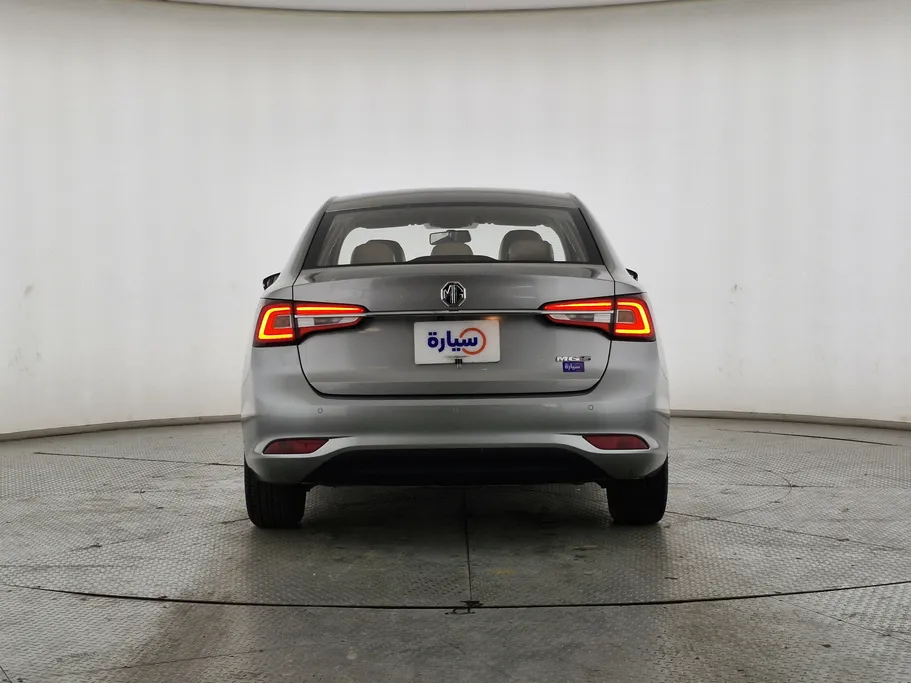 ام جي 5 LUX 2023 