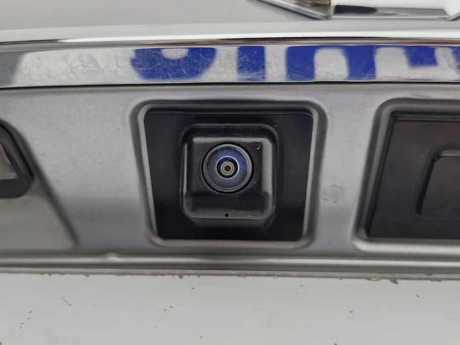 ام جي 5 LUX 2023 