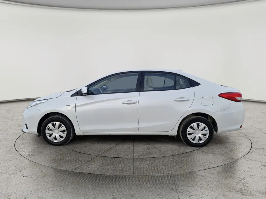 2022 Toyota Yaris  Y 