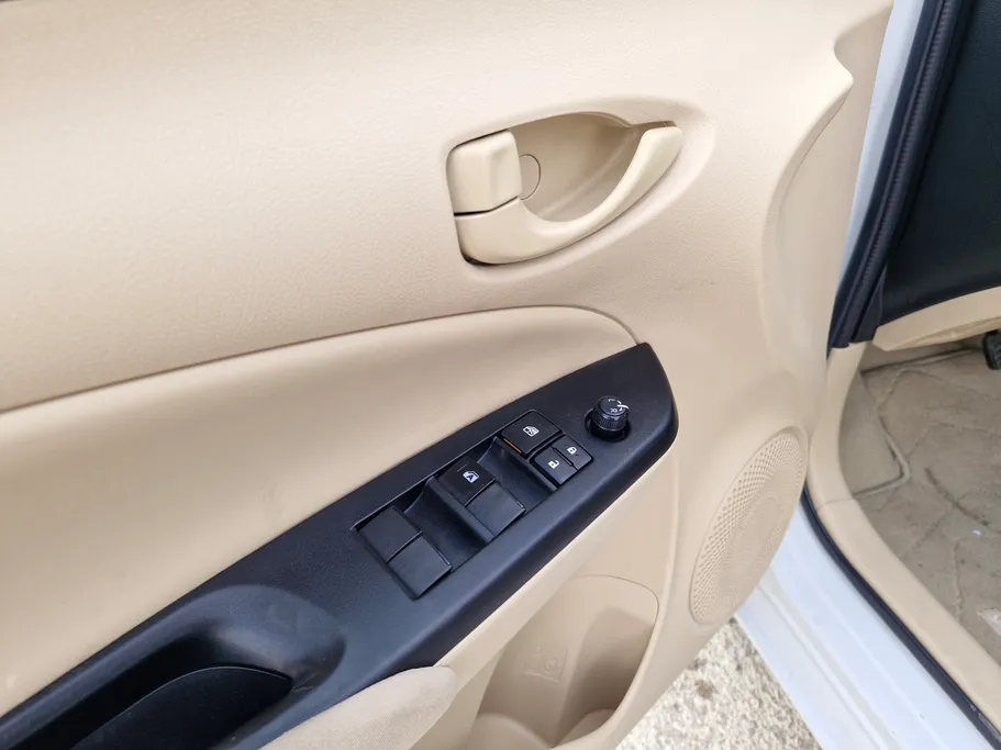 2022 Toyota Yaris  Y 