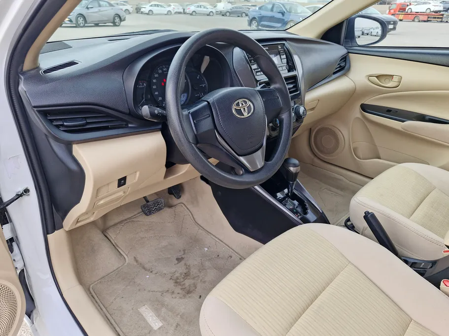 2022 Toyota Yaris  Y 