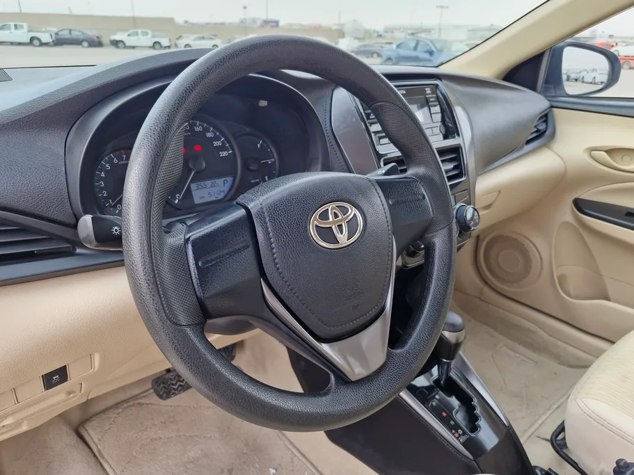 2022 Toyota Yaris  Y 