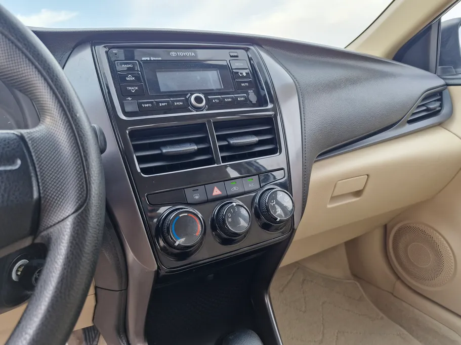 2022 Toyota Yaris  Y 